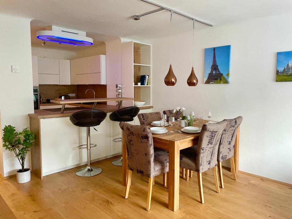 60 M2 Central Rooftop Apartment With Ac Wina Bagian luar foto