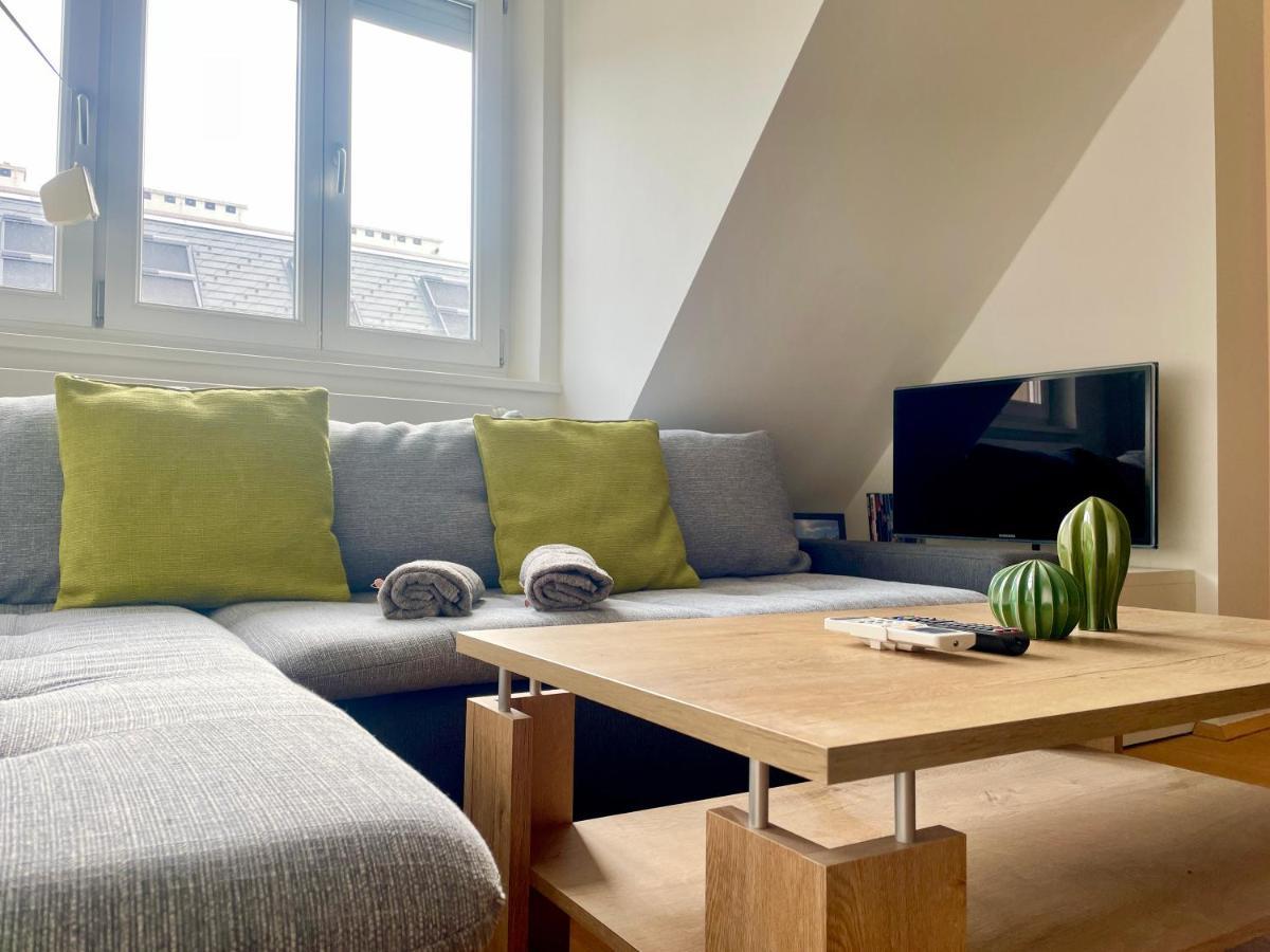 60 M2 Central Rooftop Apartment With Ac Wina Bagian luar foto